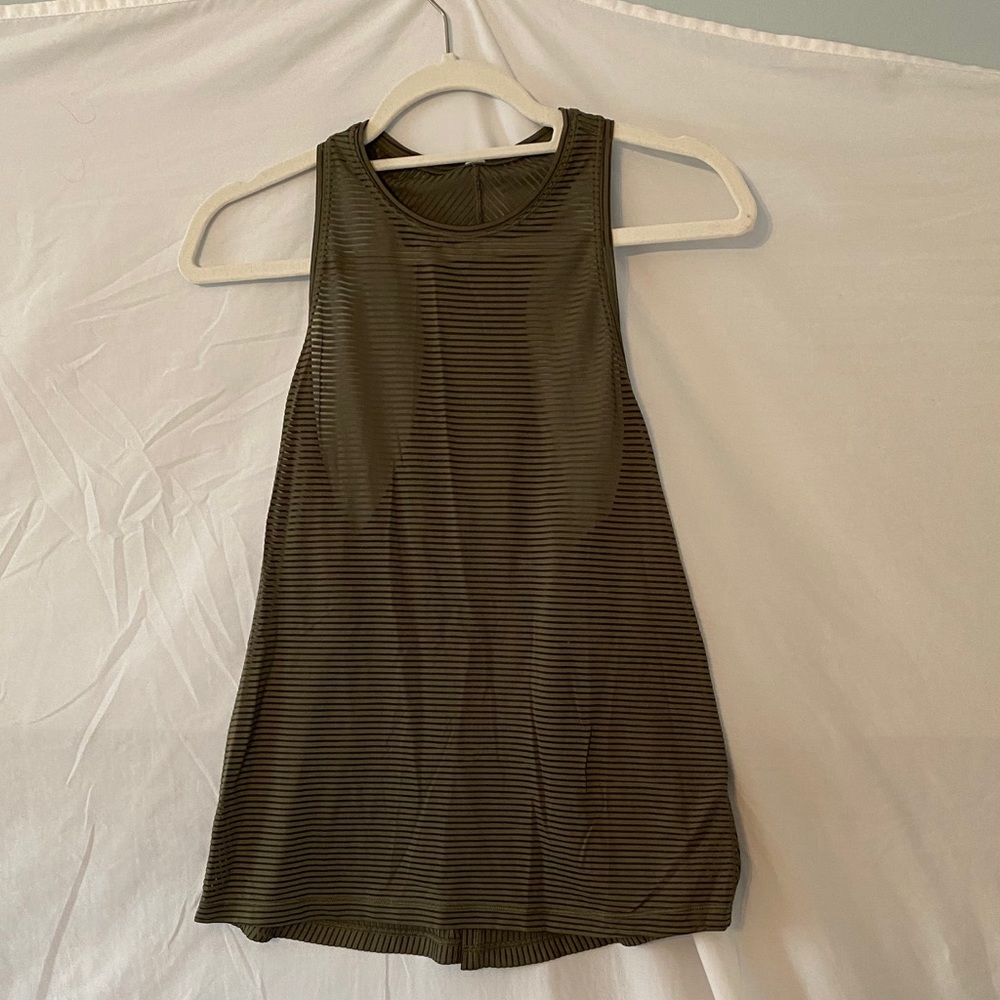 Lululemon breathable high neck tank top